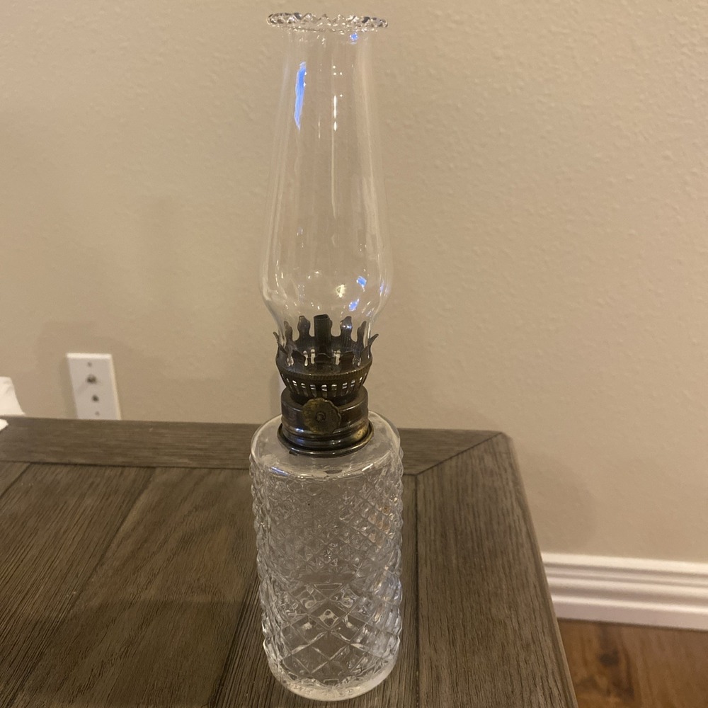 VTG. 1985 10" CRYSTAL CLEAR GLASS LAMPLIGHT FARMS OIL LAMP ~‎  AUSTRIA BS 2049